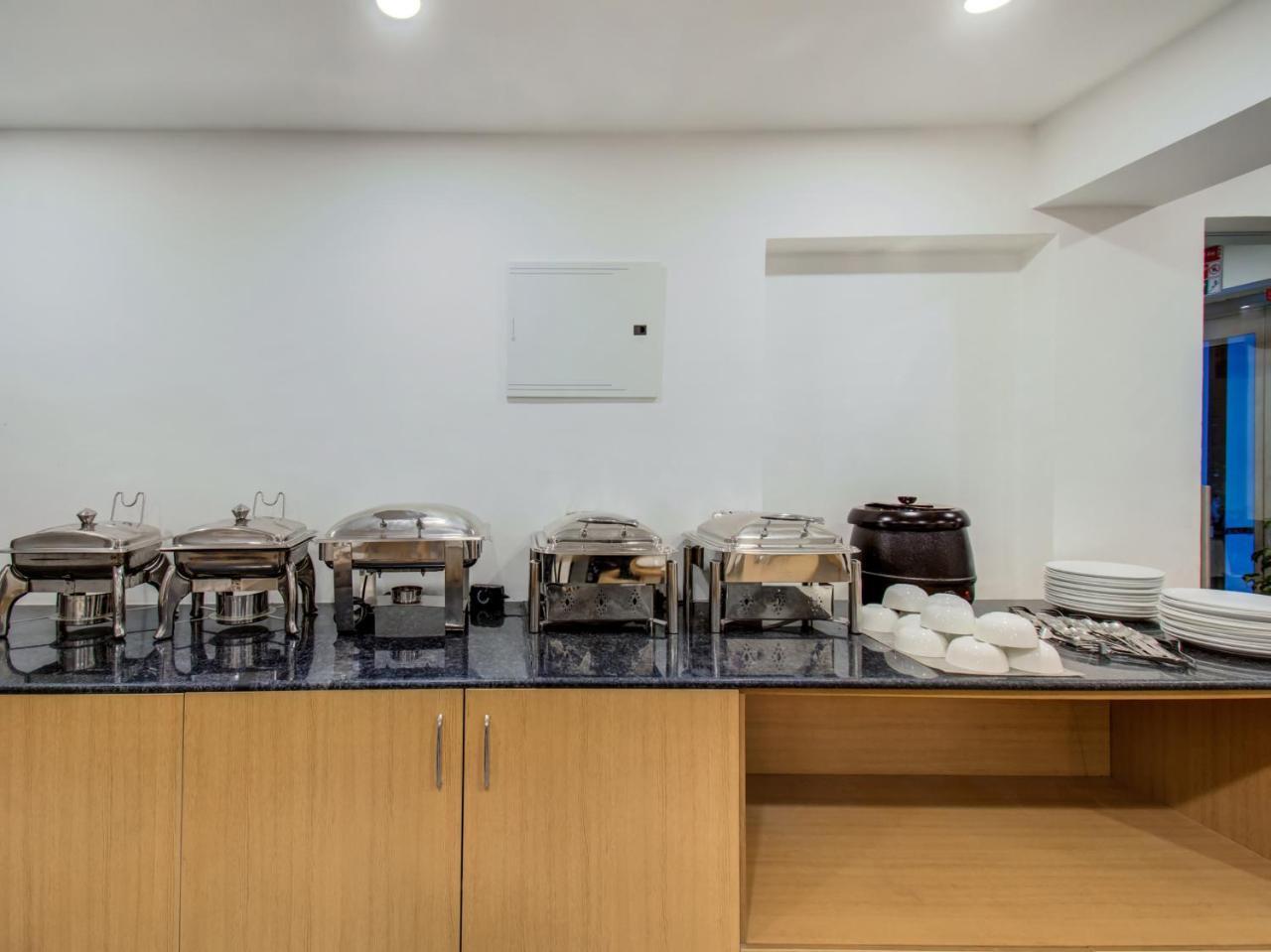 Oyo Townhouse 66 Nagpur Station Ca Road Hotel Kültér fotó