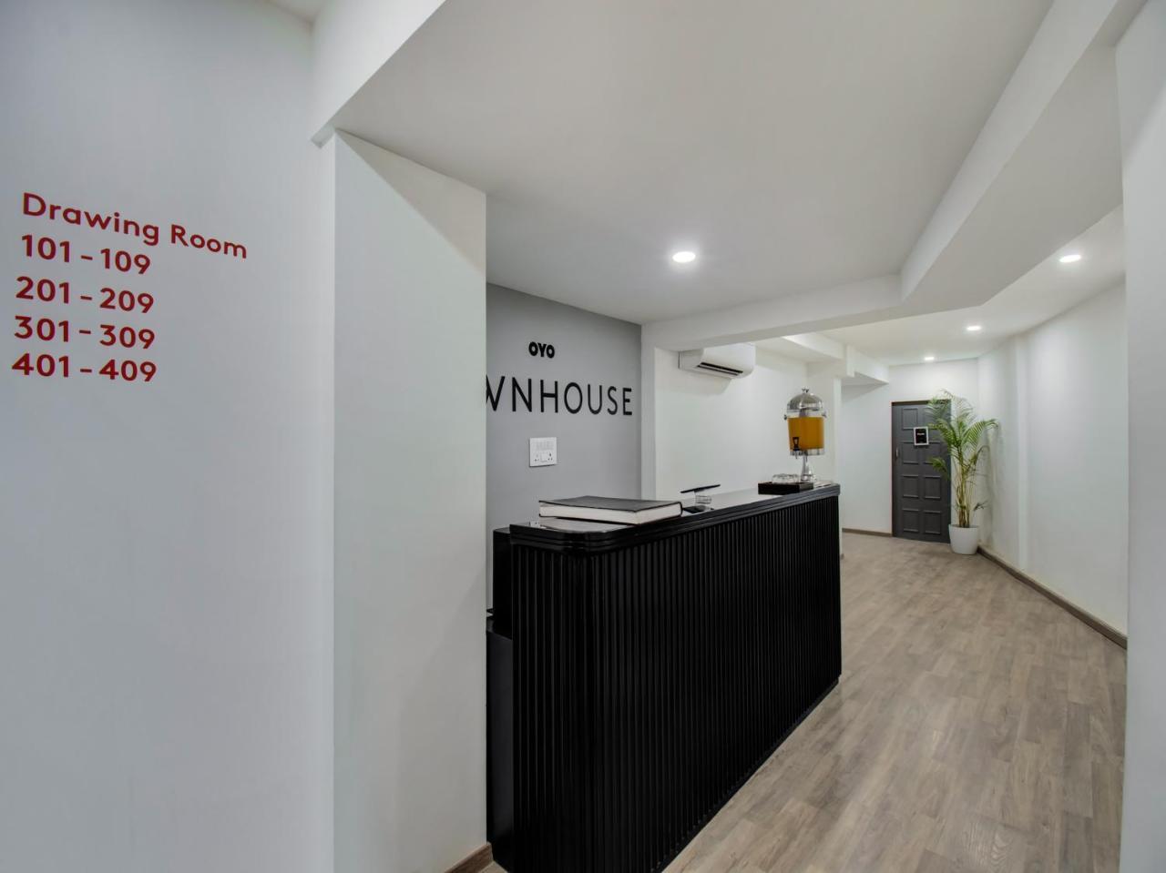 Oyo Townhouse 66 Nagpur Station Ca Road Hotel Kültér fotó