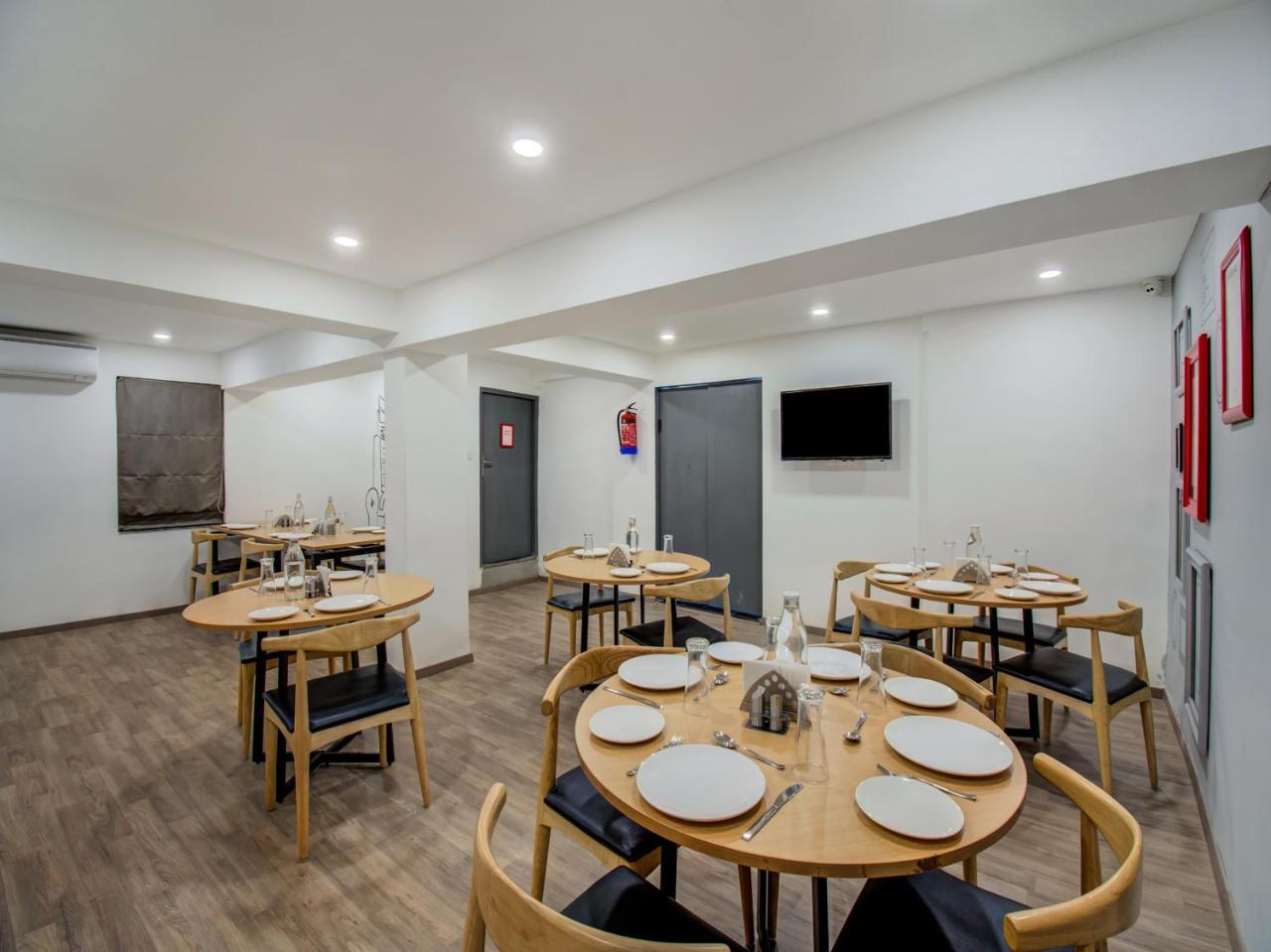 Oyo Townhouse 66 Nagpur Station Ca Road Hotel Kültér fotó