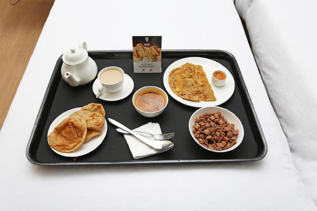 Oyo Townhouse 66 Nagpur Station Ca Road Hotel Kültér fotó